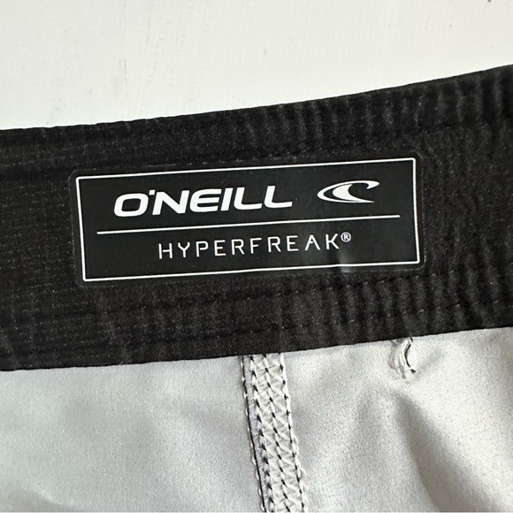 O’Neill Hyperfreak 20” Black Tropical Print Beach Surf Swim Boatdshorts 40 NWT - Picture 6 of 6